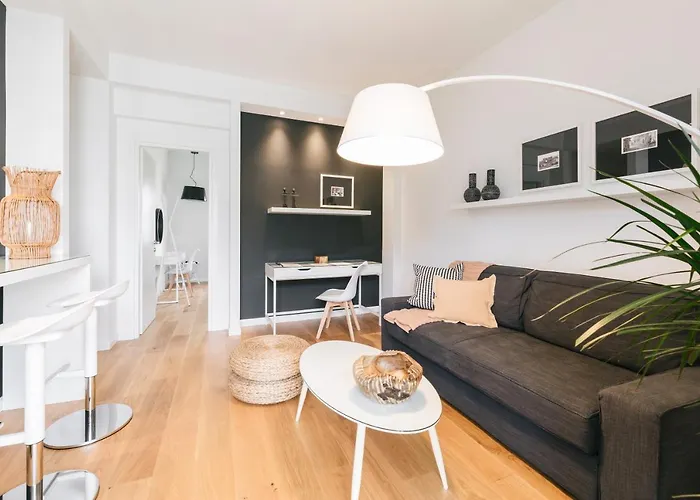 Lori Margariti Sea View Flat