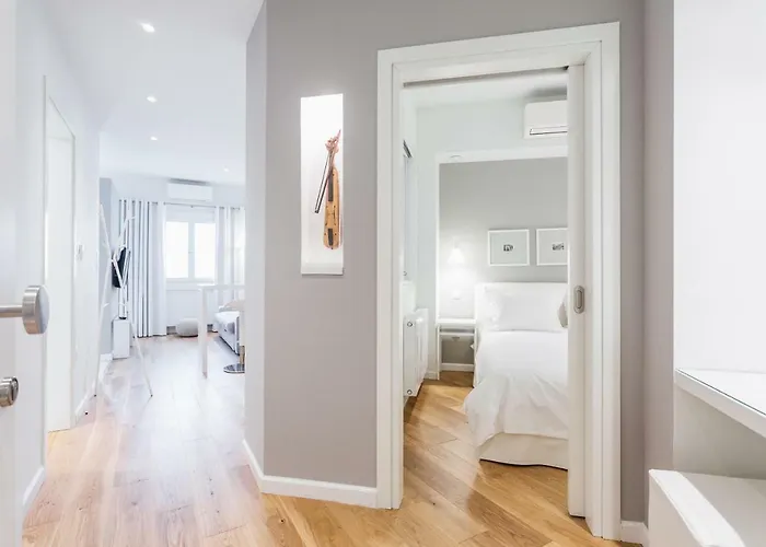 Апартаменты Lori Margariti Sea View Flat